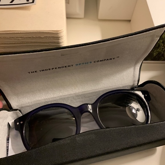 Salt Sunglasses - Picture 2 of 3